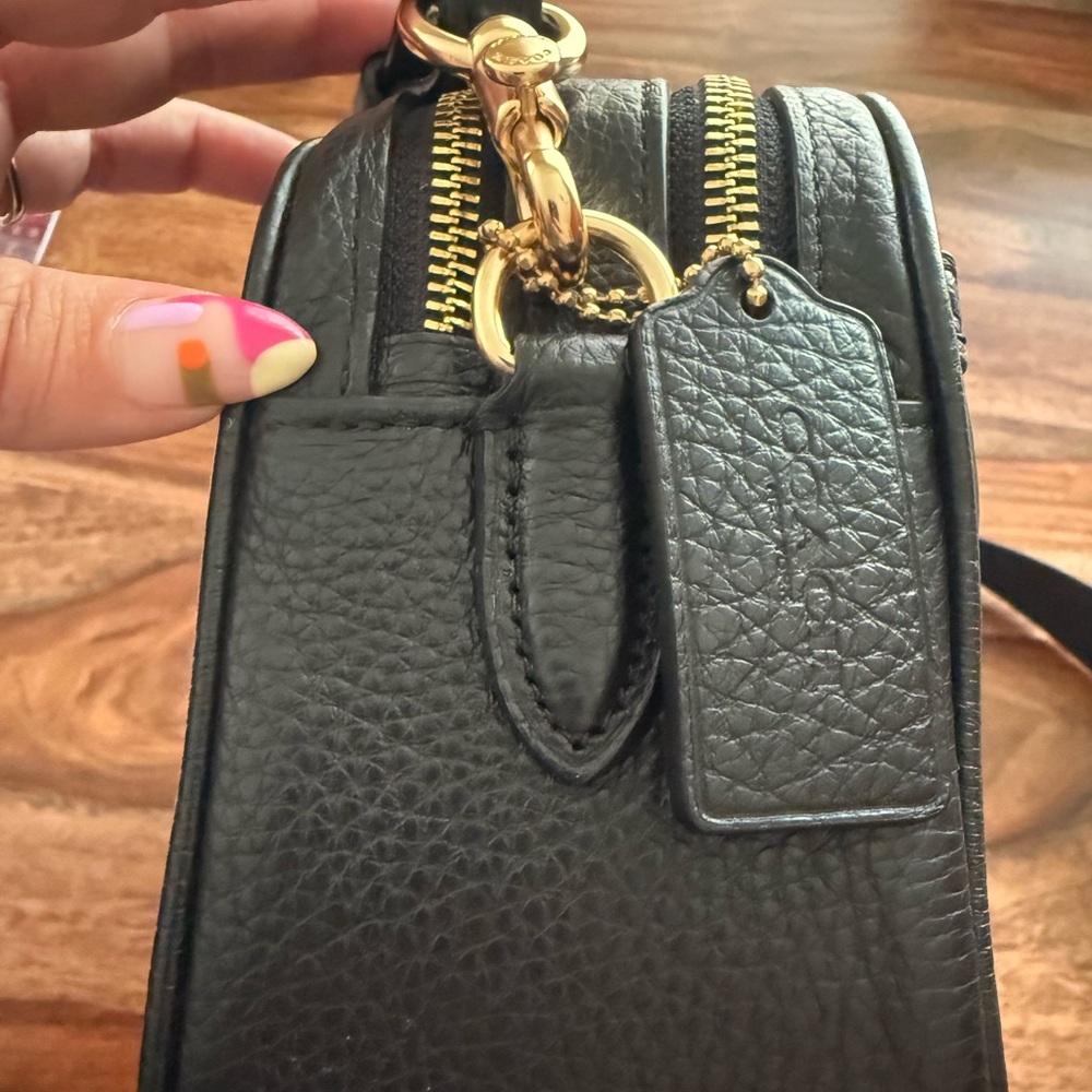 Coach Solid Black Pebbled Leather Horse and Carriage Crossbody Camera Bag Auth - Picture 8 of 11
